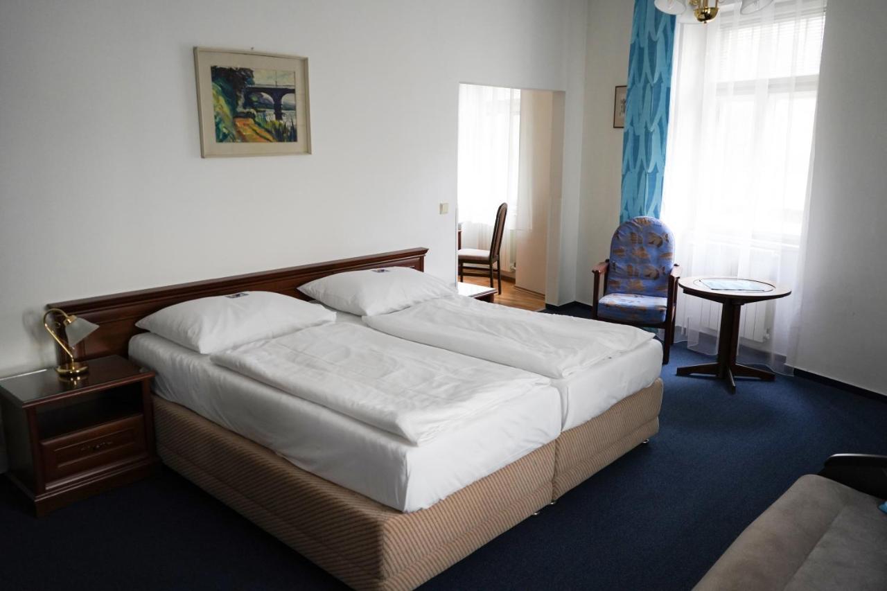 Ea Apartmany Mozart Карловы Вары Экстерьер фото