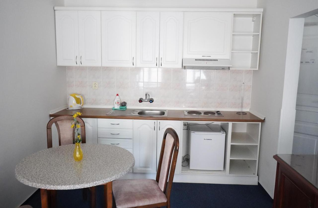 Ea Apartmany Mozart Карловы Вары Экстерьер фото