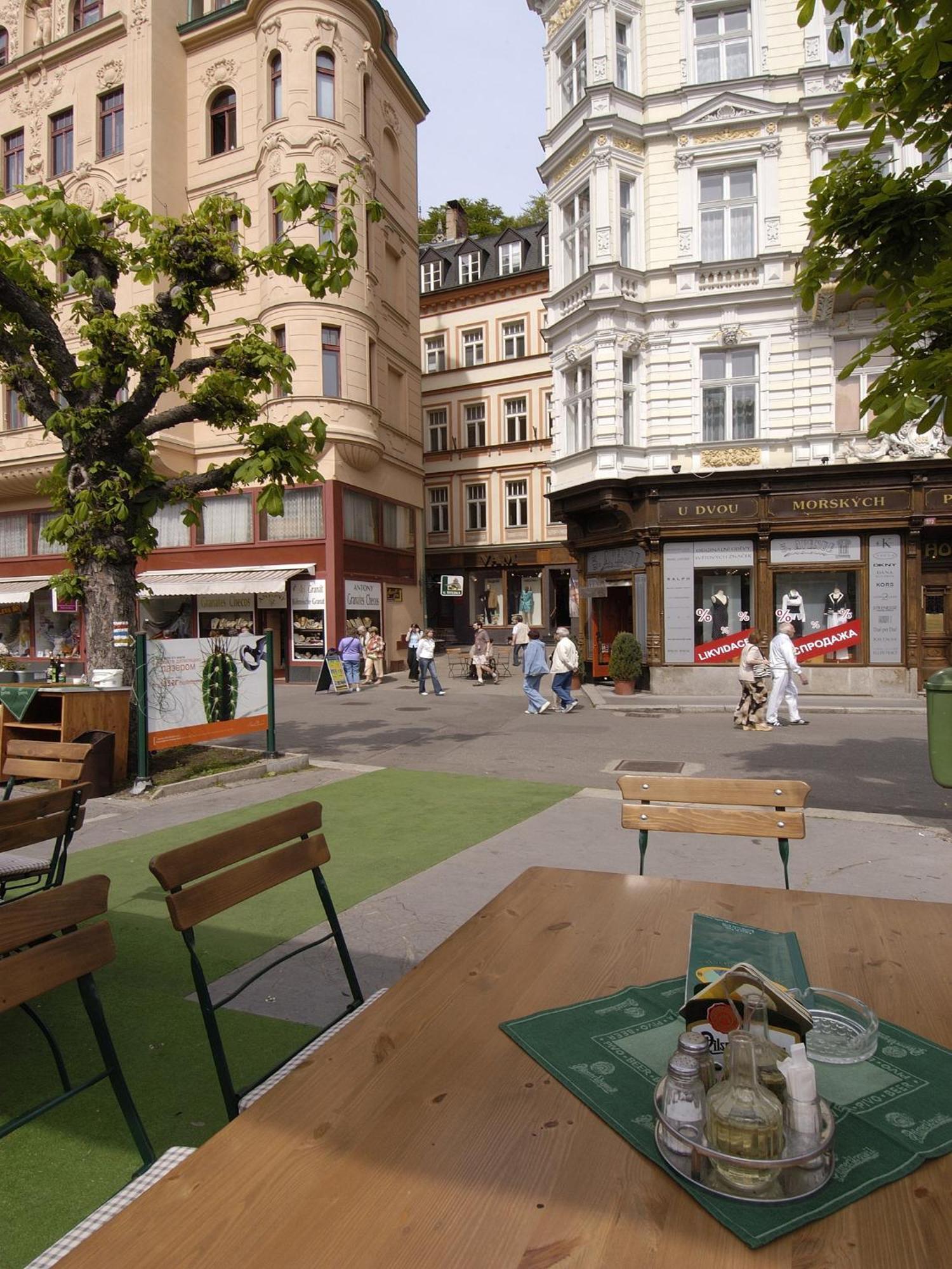Ea Apartmany Mozart Карловы Вары Экстерьер фото