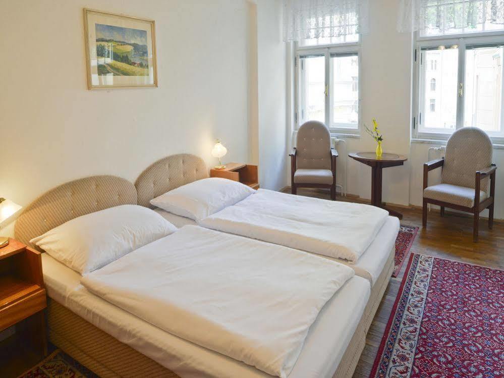 Ea Apartmany Mozart Карловы Вары Экстерьер фото