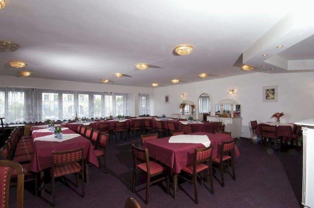 Ea Apartmany Mozart Карловы Вары Экстерьер фото
